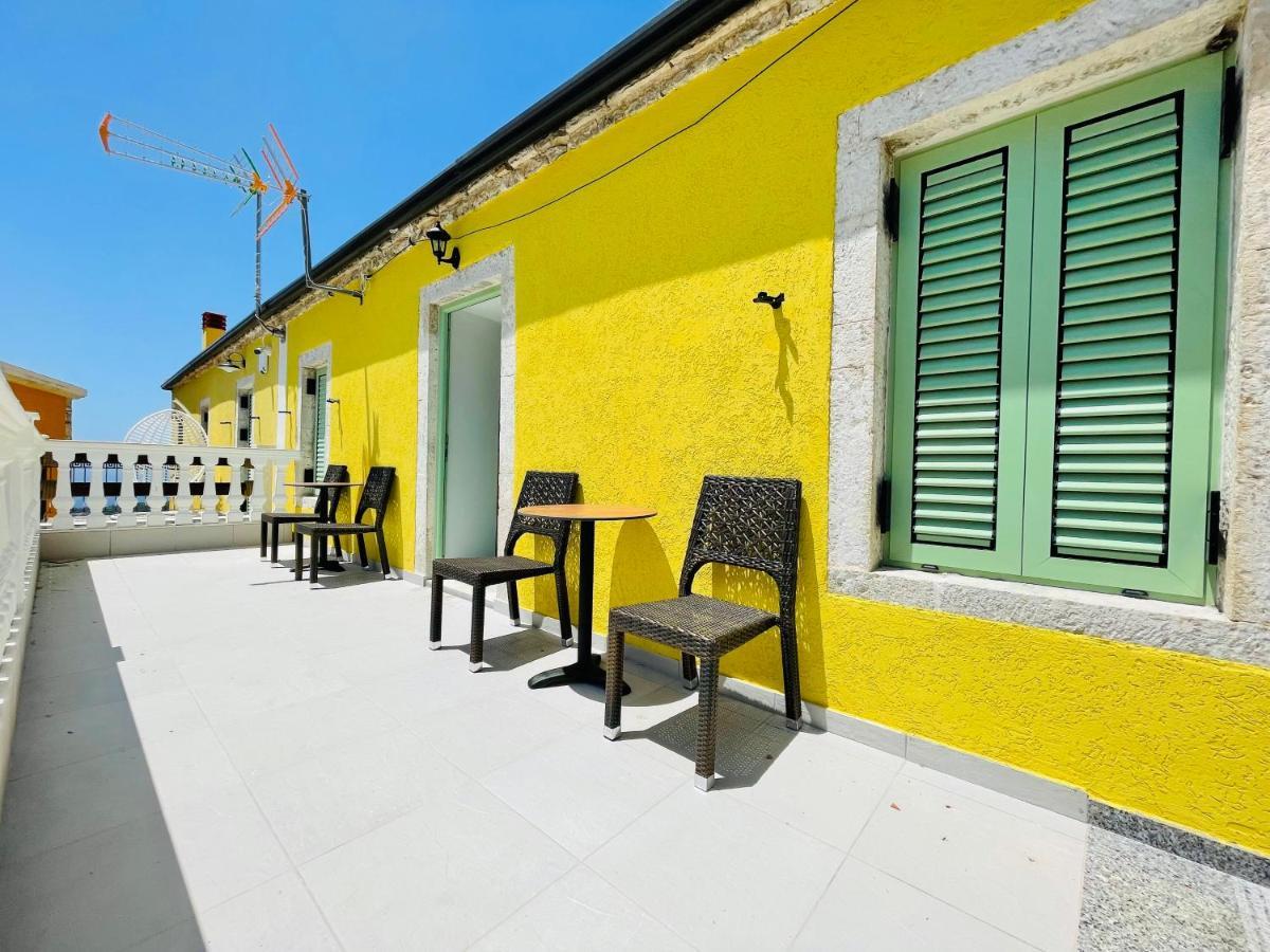 Mpolanos Guesthouse Himara Zewnętrze zdjęcie