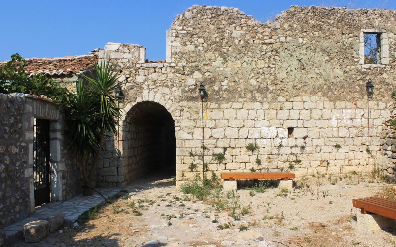 Mpolanos Guesthouse Himara Zewnętrze zdjęcie