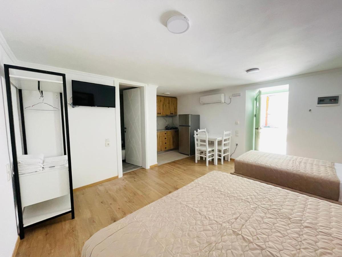 Mpolanos Guesthouse Himara Zewnętrze zdjęcie