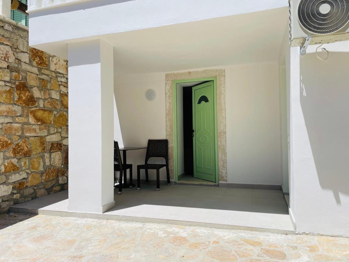 Mpolanos Guesthouse Himara Zewnętrze zdjęcie
