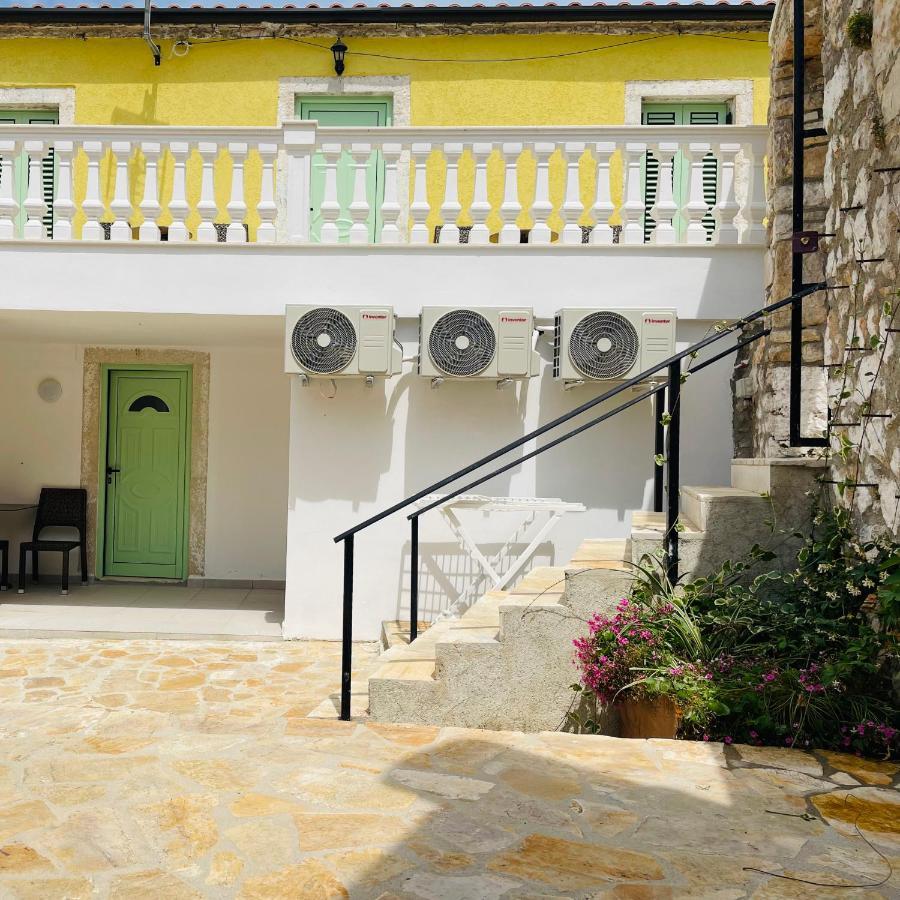 Mpolanos Guesthouse Himara Zewnętrze zdjęcie
